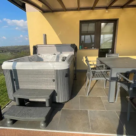 Liveza House * Miklavz pri Ormozu