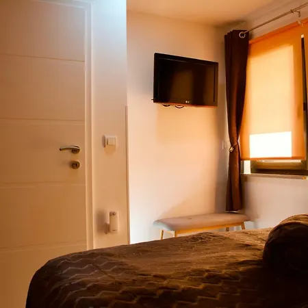Liveza House *