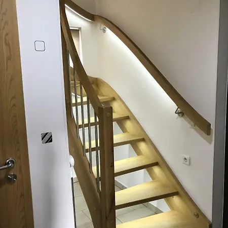 Liveza House *